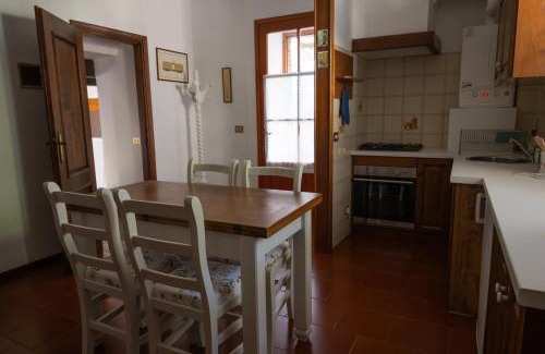Someraro House | Discover Casa Orfea: Child-Friendly Retreat with Great Reviews