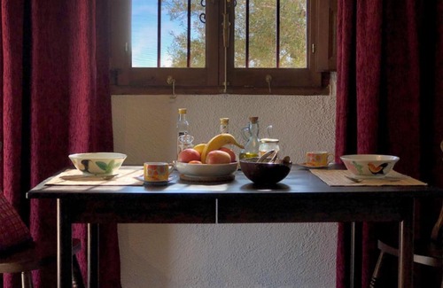 Tortosa House | Exceptional Casa Oriole with Kitchen - Guest Rated 10/10