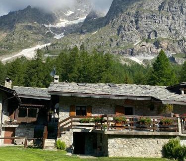 Courmayeur Ski Chalet | Pet-Friendly Casa Ornella - Baita Pra Sec, Rated 9.8/10