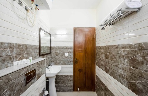 Yelahanka Hotel | Casa Oro