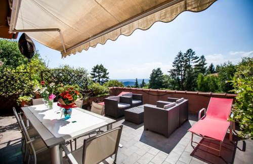 Brunate Apartment | Relax at Casa Ortensia: Oceanfront Pool & Family Friendly