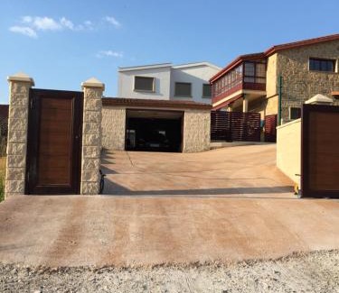 Muros House | Top-Rated Pet-Friendly Stay at Casa Os Loureiros