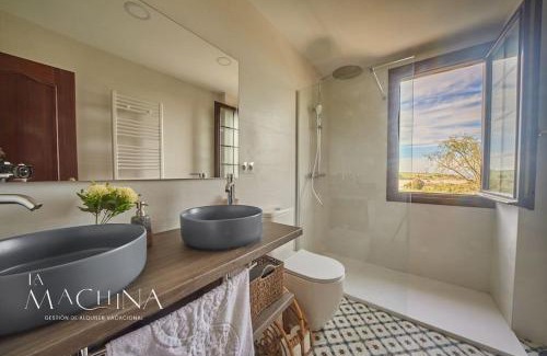 Mogro Villa | Casa Otañes: Beachfront Escape with Private Pool Oasis