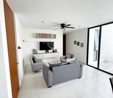 Conkal House | Casa Otavia: Poolside Retreat for Guests and Pets