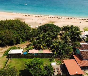 Vila dos Remedios Hotel | Relax at Casa Pé na Areia Noronha with Oceanfront Views