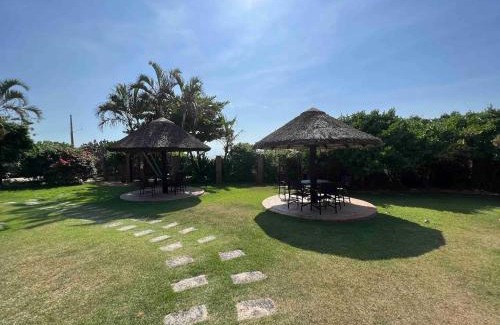Estaleiro House | Beachfront Casa: 10/10 Rated with Pool & Ocean Views