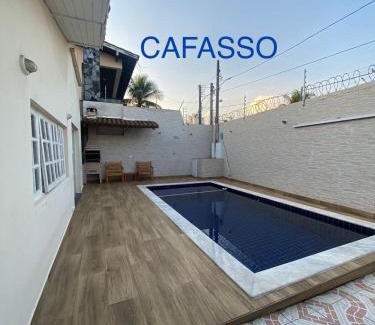 Jardim Centenario House | Beachfront Casa Pé na Areia with Pool Steps from the Ocean