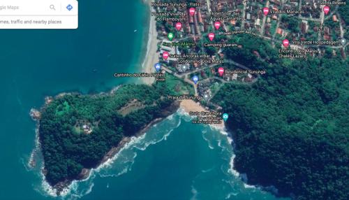 Lazaro House | Relax at Casa Pé na Areia with Pool & Private Beach Access