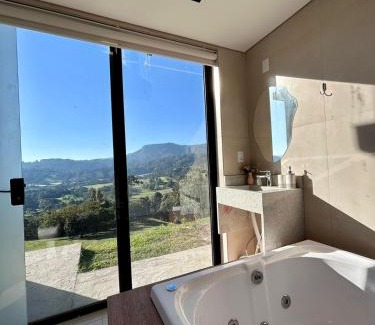 Urubici House | Inviting Casa Pôr do Sol with Hot Tub & Guest Rated 9.8