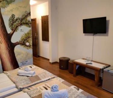 Apahida House | Budget-Friendly Stay at Casa Paduricea with Breakfast
