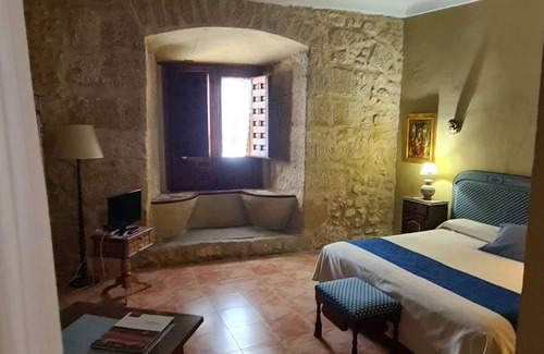 Huete Hotel | Experience Casa Palacio Conde de Garcinarro: 8.8/10 Rated Stay