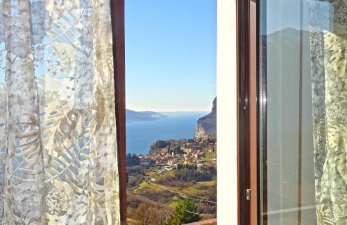 Voltino Apartment | Child-Friendly Casa Palanca: Guest Rated 9.8 Lake Views