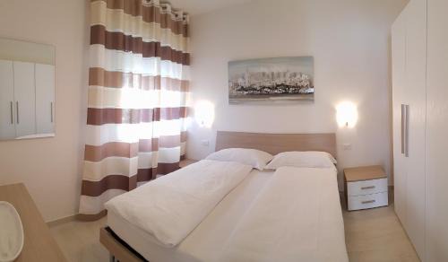 Voltino Apartment | Child-Friendly Casa Palanca: Guest Rated 9.8 Lake Views