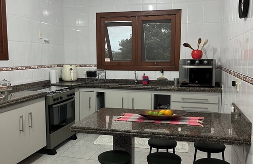 Portinho House | Experience Comfort at Casa Palmer with Lake Views & More
