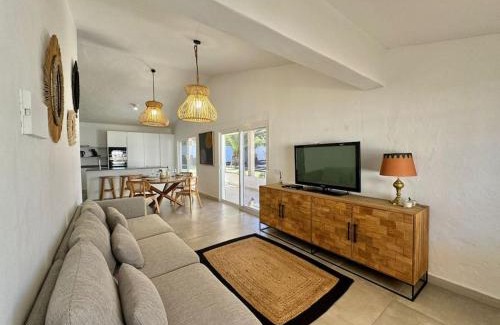 La Pared Villa | Discover Casa Palmera: Family-Friendly 4-Star Retreat