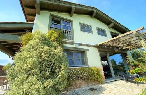 Parres House | Experience Casa Palo Balcón Near Picos de Europa