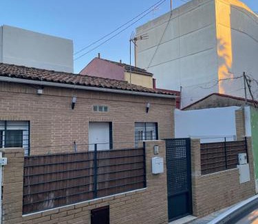 Poblats Maritims House | Charming Casa Pancho: Cozy Retreat in Valencia with Pets Welcome