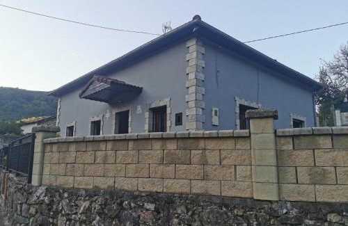 Santa Eulalia de Morcin House | Child-Friendly Retreat at Casa Pando 49 - Rated 9.3/10