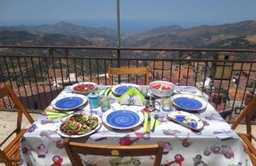 San Mauro Castelverde Apartment | Guest Rated 9.3: Casa Panoramica Castelverde with Kitchen