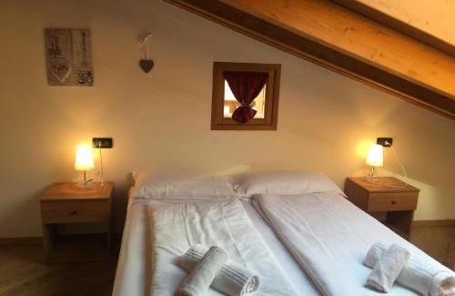Val Maria-Pur Apartment | Elegant Casa Panorama - Ledro House with Ocean Views