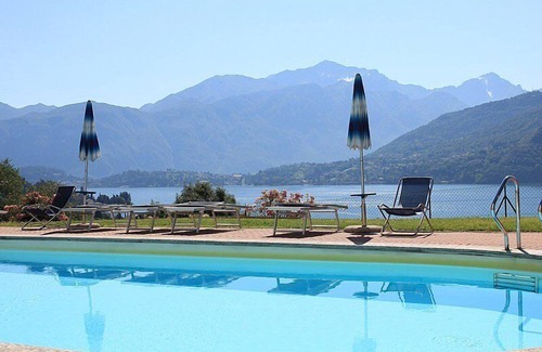 Azzano House | Casa Panorama Undici: Bright Apartment Near Lake Como
