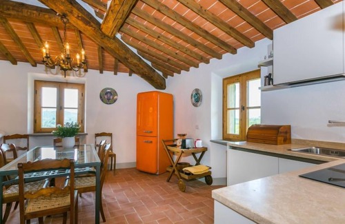 Greve in Chianti Apartment | Relaxing Getaway at Casa Paolina with Spa & Breakfast