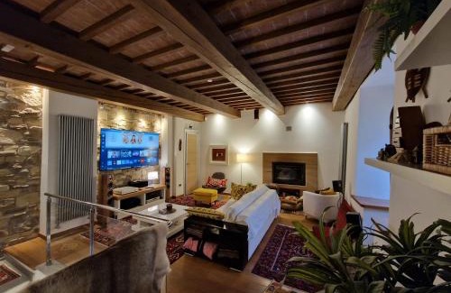 Giugnano House | Pet-Friendly Casa Papalino with Hot Tub & Top Guest Rating
