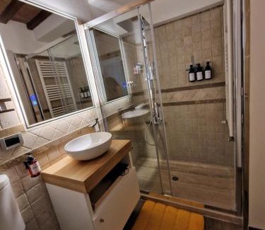 Giugnano House | Pet-Friendly Casa Papalino with Hot Tub & Top Guest Rating