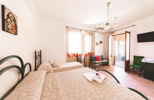 Canneto Bed & Breakfast | Inviting Casa Papiro: Oceanfront Stay with Spa & Dining