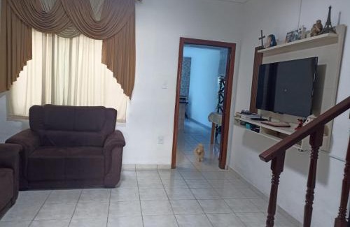 Aparecida House | Ideal Stay for 12 Near Basilica with Family-Friendly Amenities