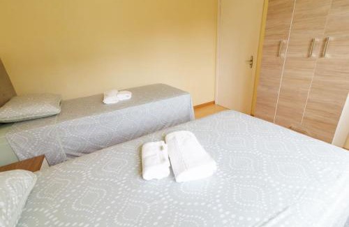 Vila Nova Apartment | Family-Friendly Retreat: Casa para 6 Pessoas, Rated 9.9/10
