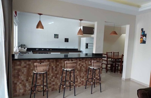 Estufa I House | Relaxing Getaway at Casa Para Aluguel em Ubatuba with Pool