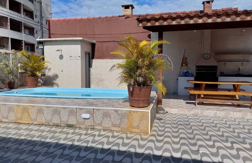 Estufa I House | Relaxing Getaway at Casa Para Aluguel em Ubatuba with Pool