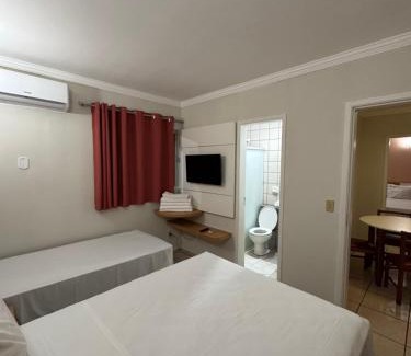 Caldas Novas Hotel | Inviting Casa DiRoma Fiori for Up to 10 Guests in Caldas Novas