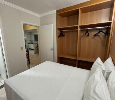 Caldas Novas Hotel | Inviting Casa DiRoma Fiori for Up to 10 Guests in Caldas Novas