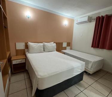 Caldas Novas Hotel | Inviting Casa DiRoma Fiori for Up to 10 Guests in Caldas Novas