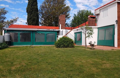 Parana Department House | Tranquil Retreat: Family and Pet-Friendly Getaway Awaits