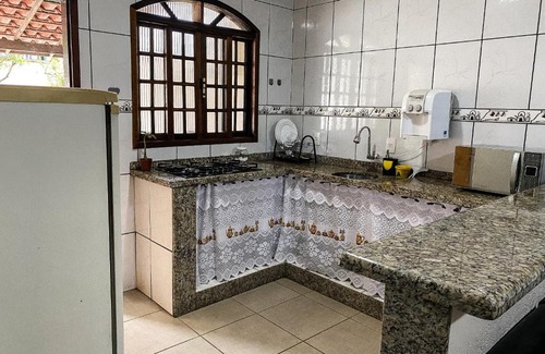 Verolme House | Relaxing Poolside Retreat in Angra dos Reis - Pet Friendly!