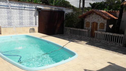 Santa Terezinha House | Weekend Getaway at Casa para Temporada with Pool & Ocean Views