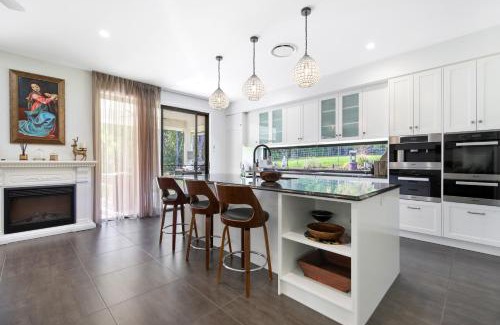 Korora House | Discover Casa Paradiso: Family-Friendly & Guest Rated 9.8