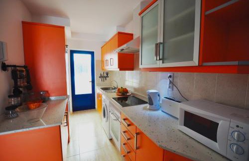 Caleta de Famara Apartment | Scenic Casa Paradiso: Ideal for Surf & Family Getaways