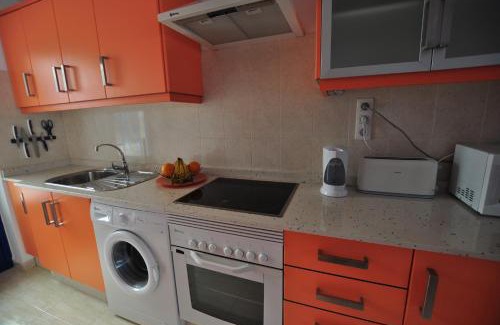 Caleta de Famara Apartment | Scenic Casa Paradiso: Ideal for Surf & Family Getaways