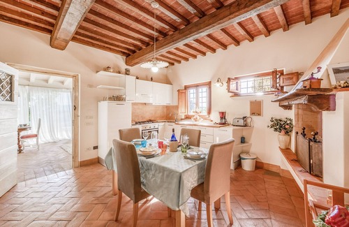 Capannori House | Casa Paradiso: Breathtaking Ocean Views in Capannori