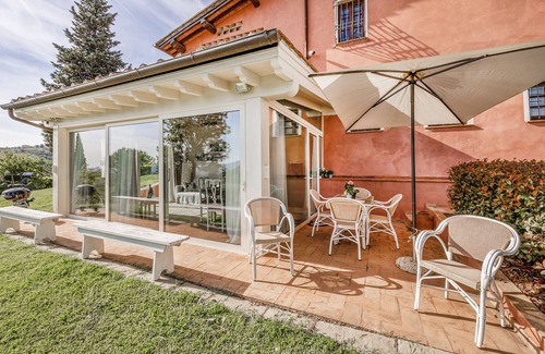 Capannori House | Casa Paradiso: Breathtaking Ocean Views in Capannori