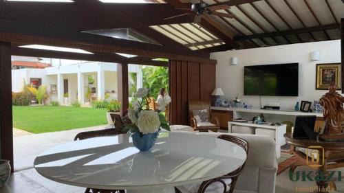 Arembepe House | Pet-Friendly Oasis at Casa Paraiso: Family-Friendly Retreat