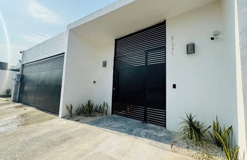 Merida Municipality House | Casa Parota, Bright, Spacious, Pool and Garage
