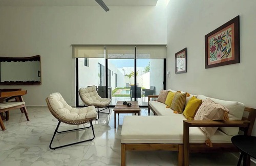 Merida Municipality House | Casa Parota, Bright, Spacious, Pool and Garage