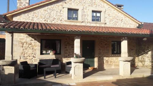 Tomino House | Elegant Casa Parrilla: Pet-Friendly Haven with Pool