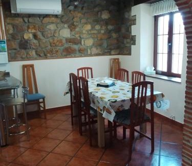 Renedo House | Casa Pasiega: Guest Rated 9.3, Pet and Child Friendly Stay