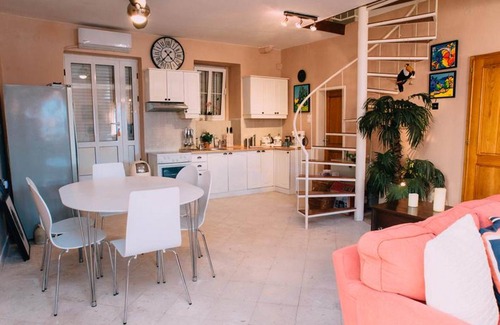 Ljuta House | Experience Casa Pasinovic: Ocean View & Family-Friendly Stay